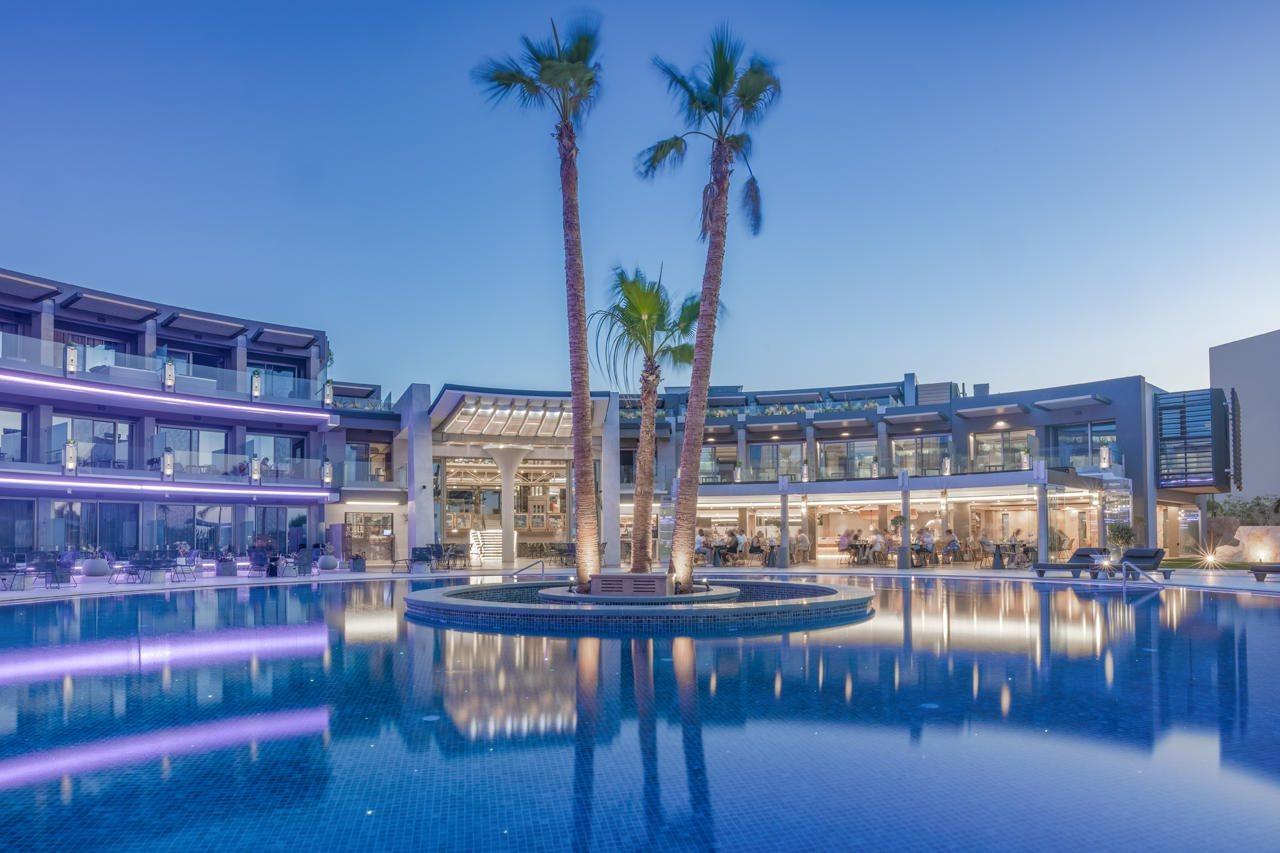 Nautilux Rethymno By Mage Hotels 외부 사진 The hotel at night