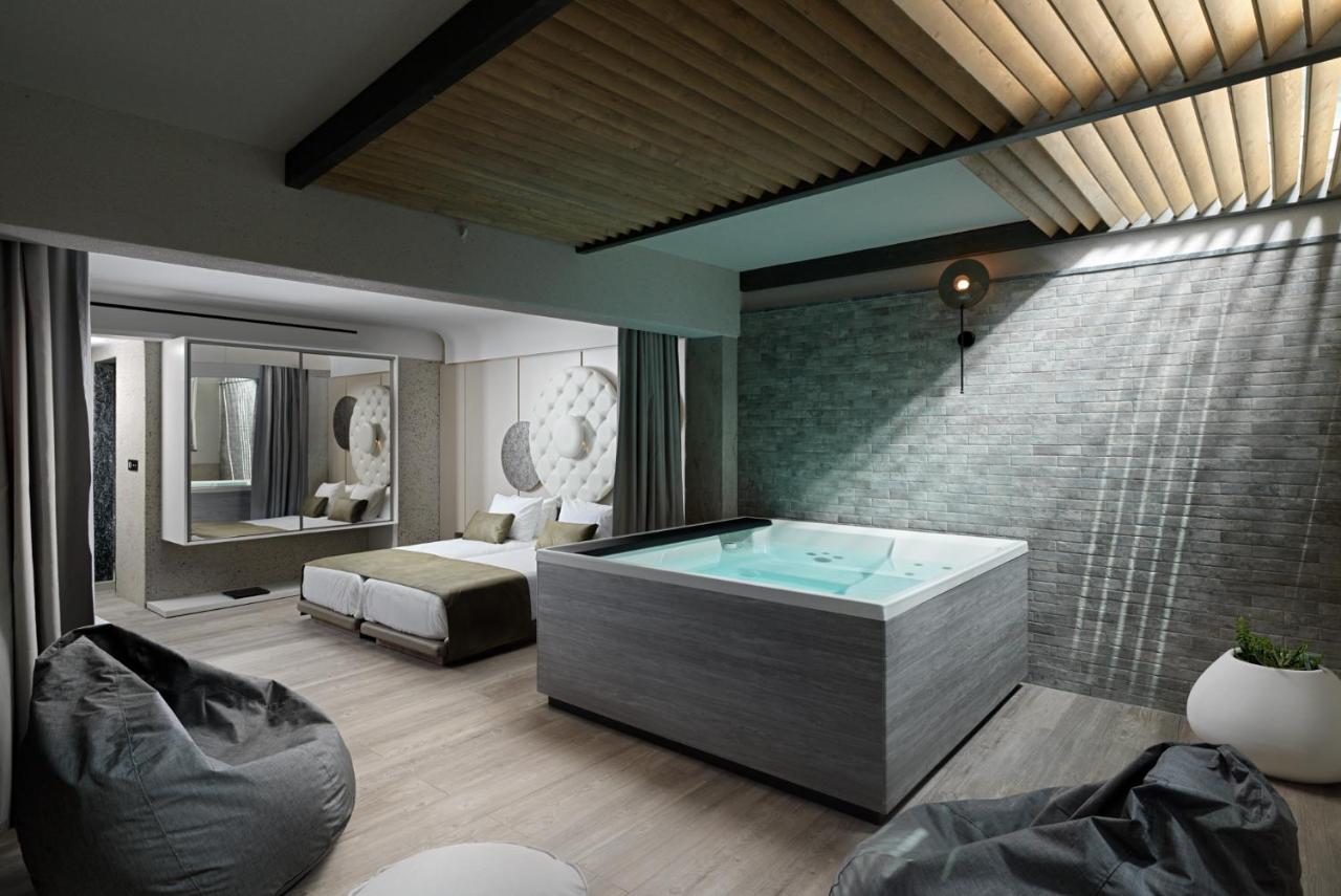 Nautilux Rethymno By Mage Hotels 외부 사진 A spa suite