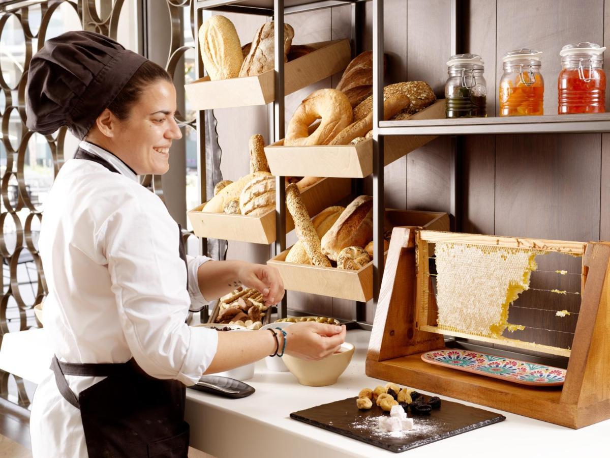 Nautilux Rethymno By Mage Hotels 외부 사진 A pastry chef at work